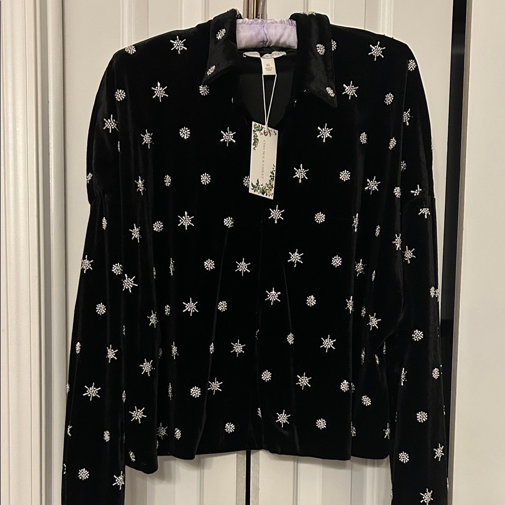 NWT and AMAZING Black Velvet Snowflake Shirt Jacket